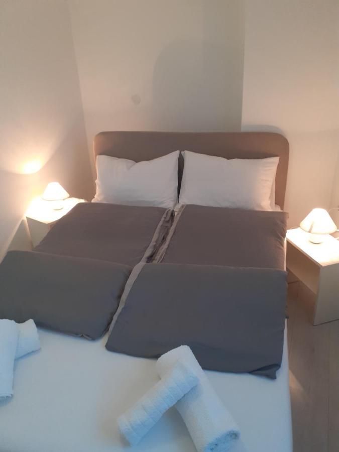 Studio Apartman Lorena Zadar Exterior foto